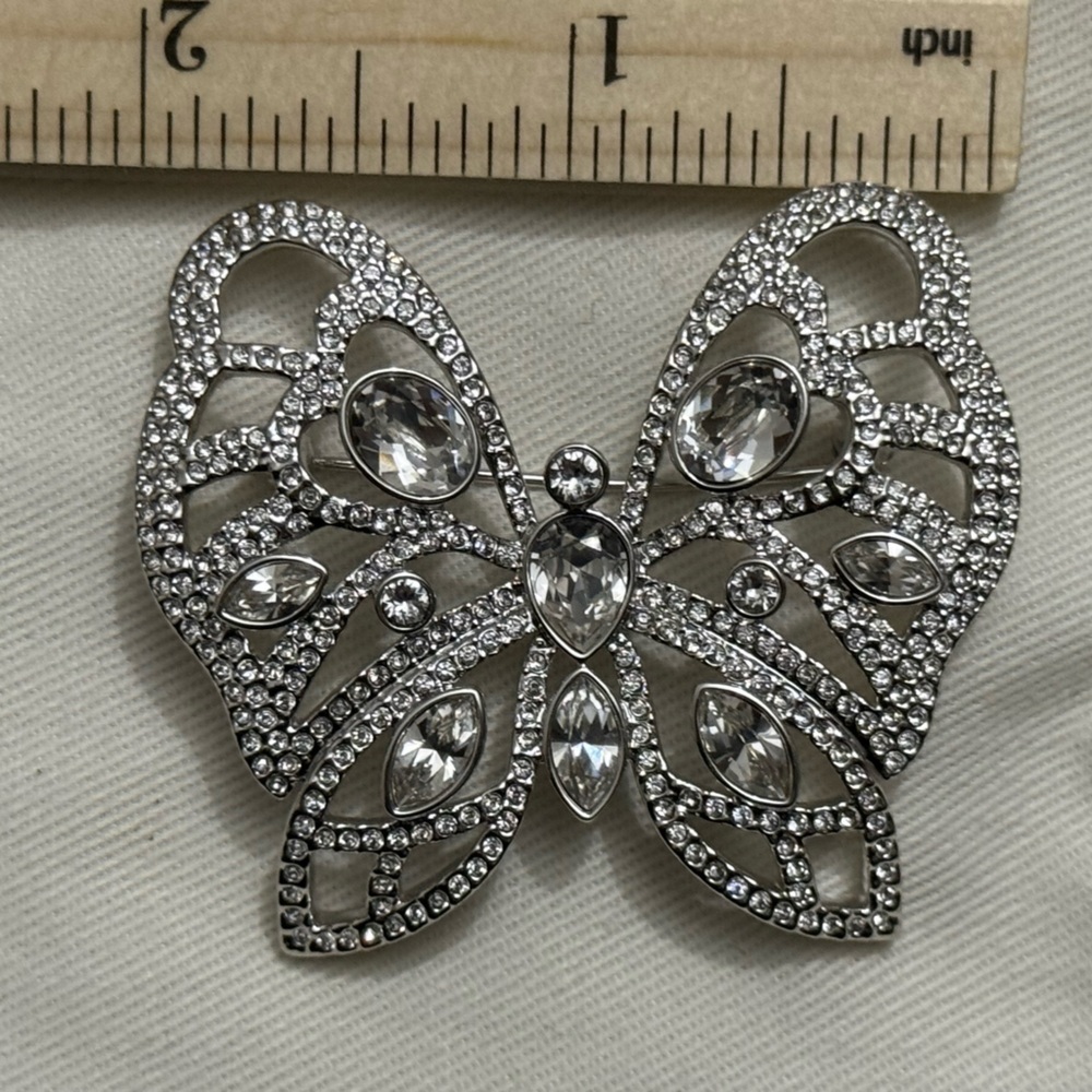 SWAROVSKI Venera Crystal Brooch White Butterfly - Picture 8 of 8